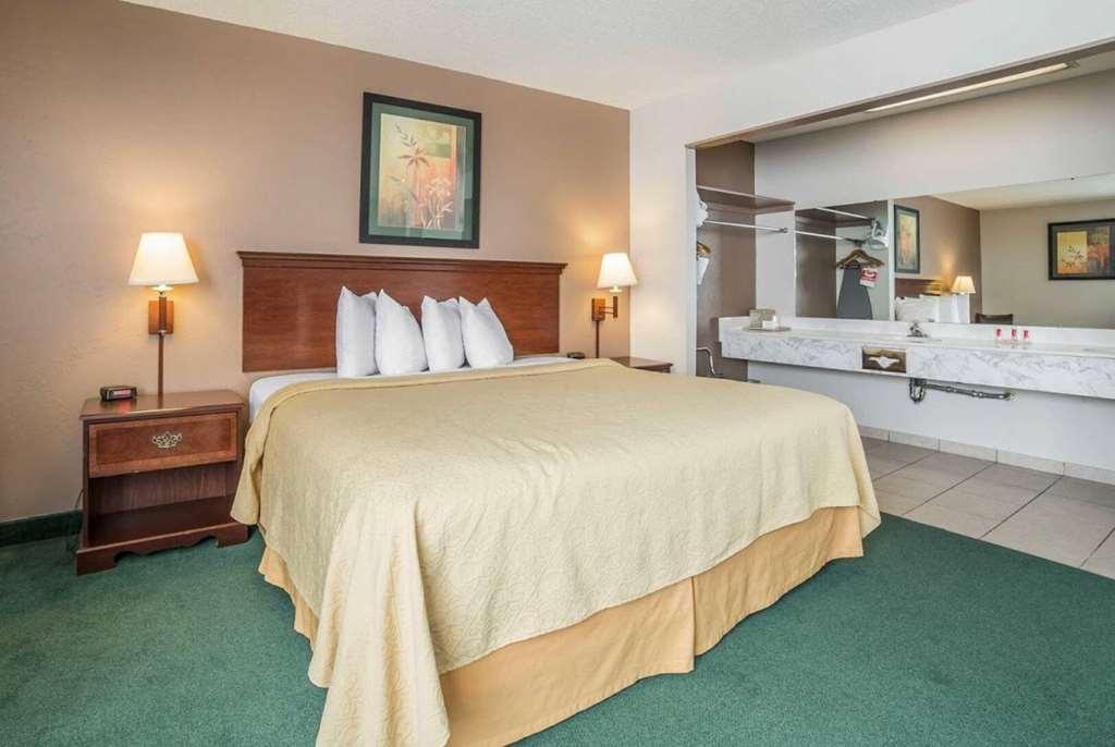 Baymont By Wyndham Great Falls City Center Habitación foto